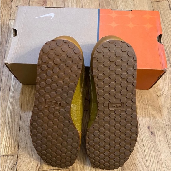 Nike sneakers - Picture 6 of 6